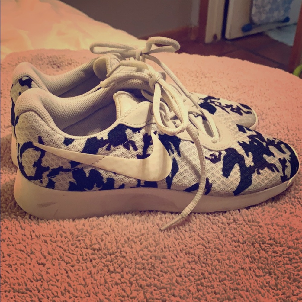 SOLD Nike camo size 8 shoes